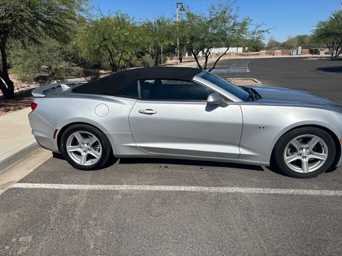 Used 2019 Chevrolet Camaro LT RWD image 5