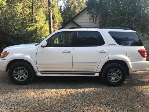 Used 2003 Toyota Sequoia Limited image 4
