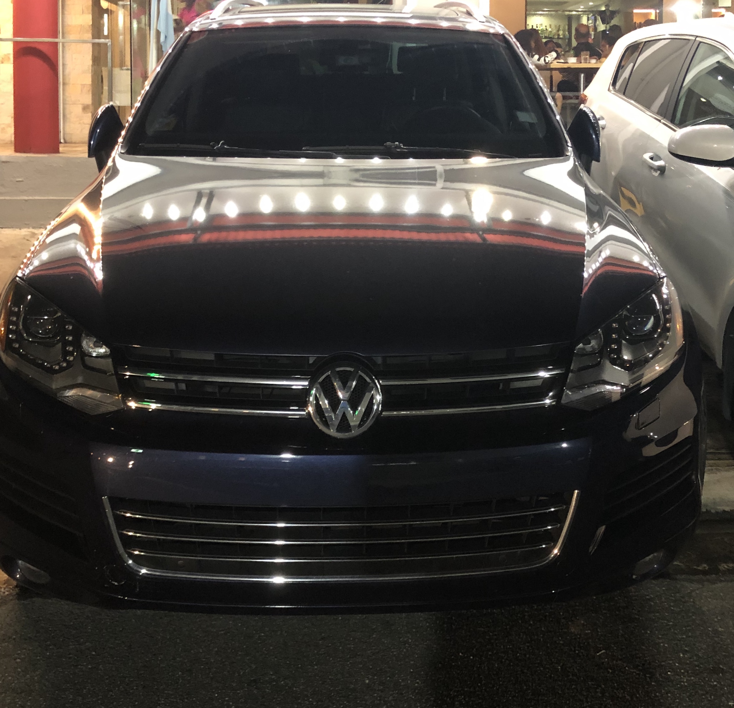 Used 2014 Volkswagen Touareg Executive AWD/4WD image 4