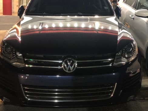 Used 2014 Volkswagen Touareg Executive AWD/4WD image 4