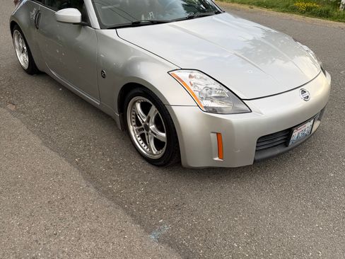 Used 2003 Nissan 350Z Touring RWD image 2