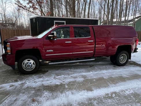 Used 2019 Chevrolet Silverado 3500 High Country w/ Duramax Plus Package image 13