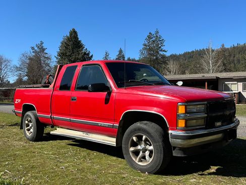 Used 1998 Chevrolet Silverado 1500 4x4 Extended Cab image 1