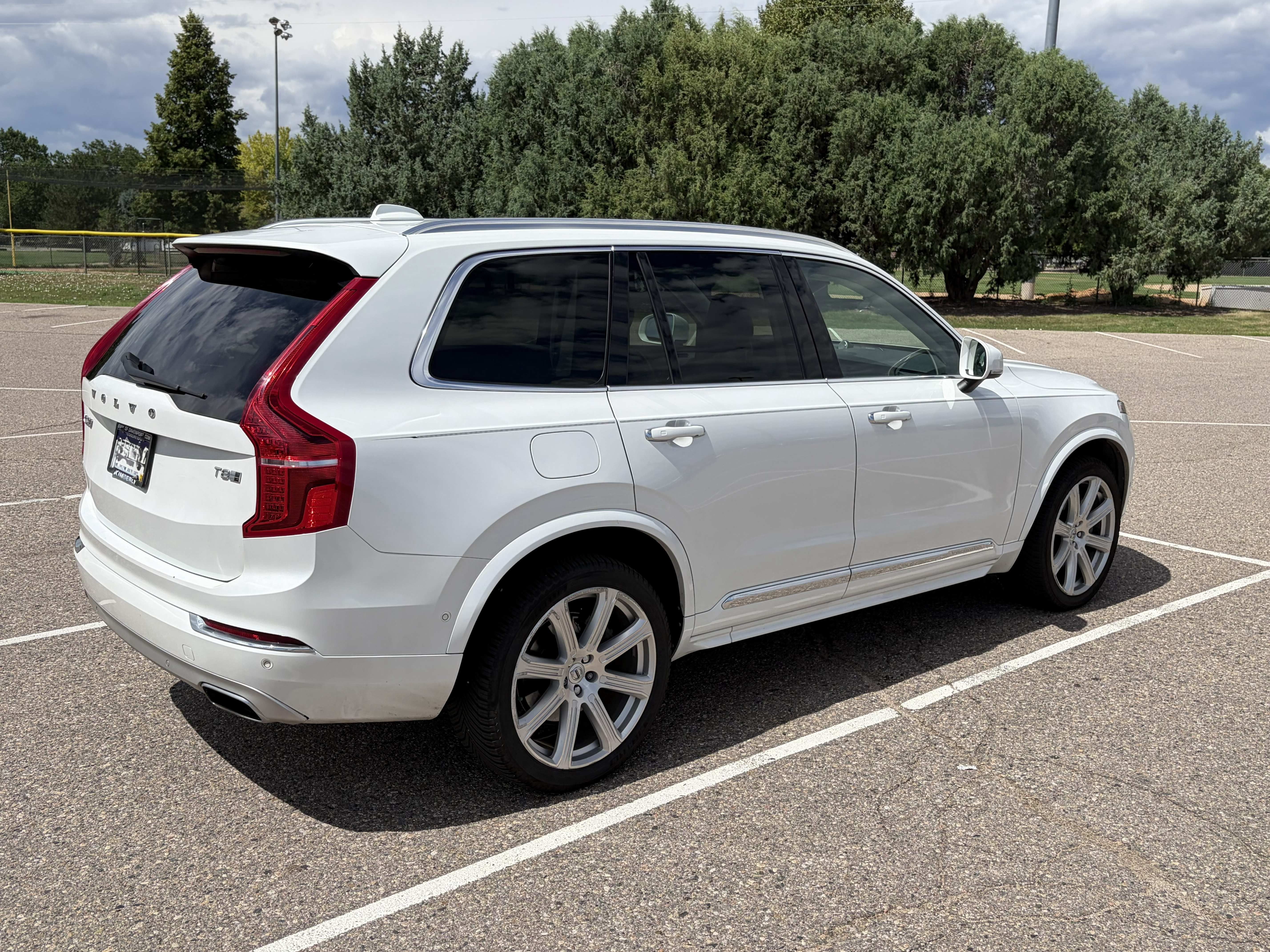 Used 2017 Volvo XC90 T8 Inscription AWD/4WD image 5