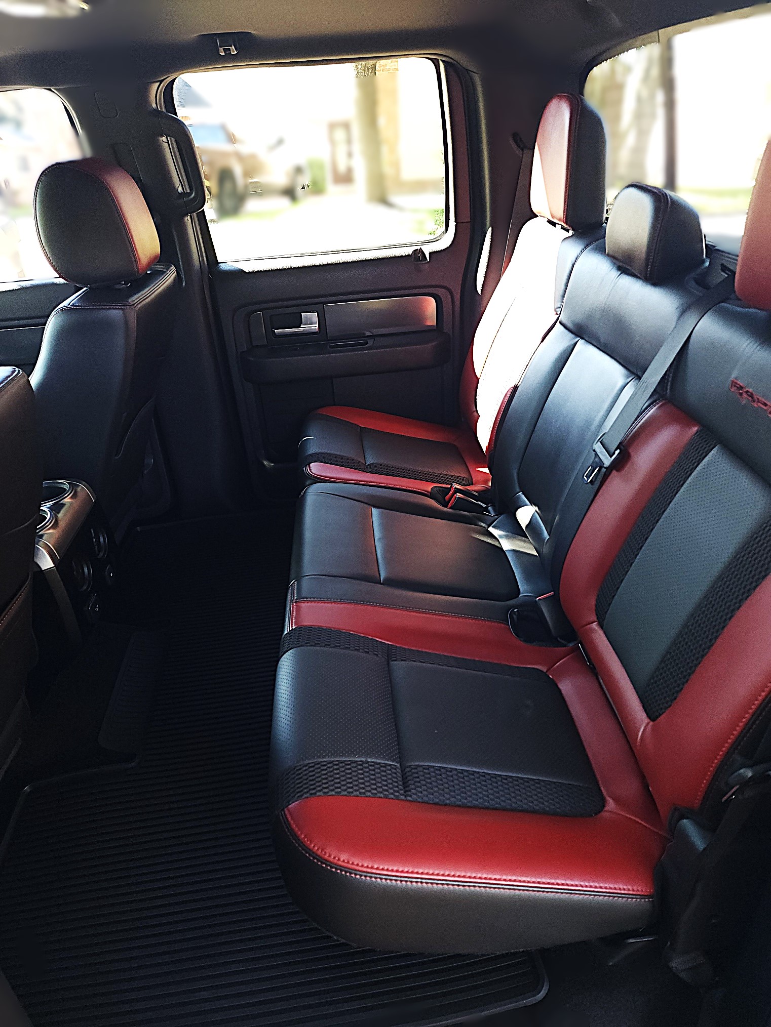Used 2014 Ford F150 Raptor w/ Equipment Group 801A Luxury AWD/4WD image 8