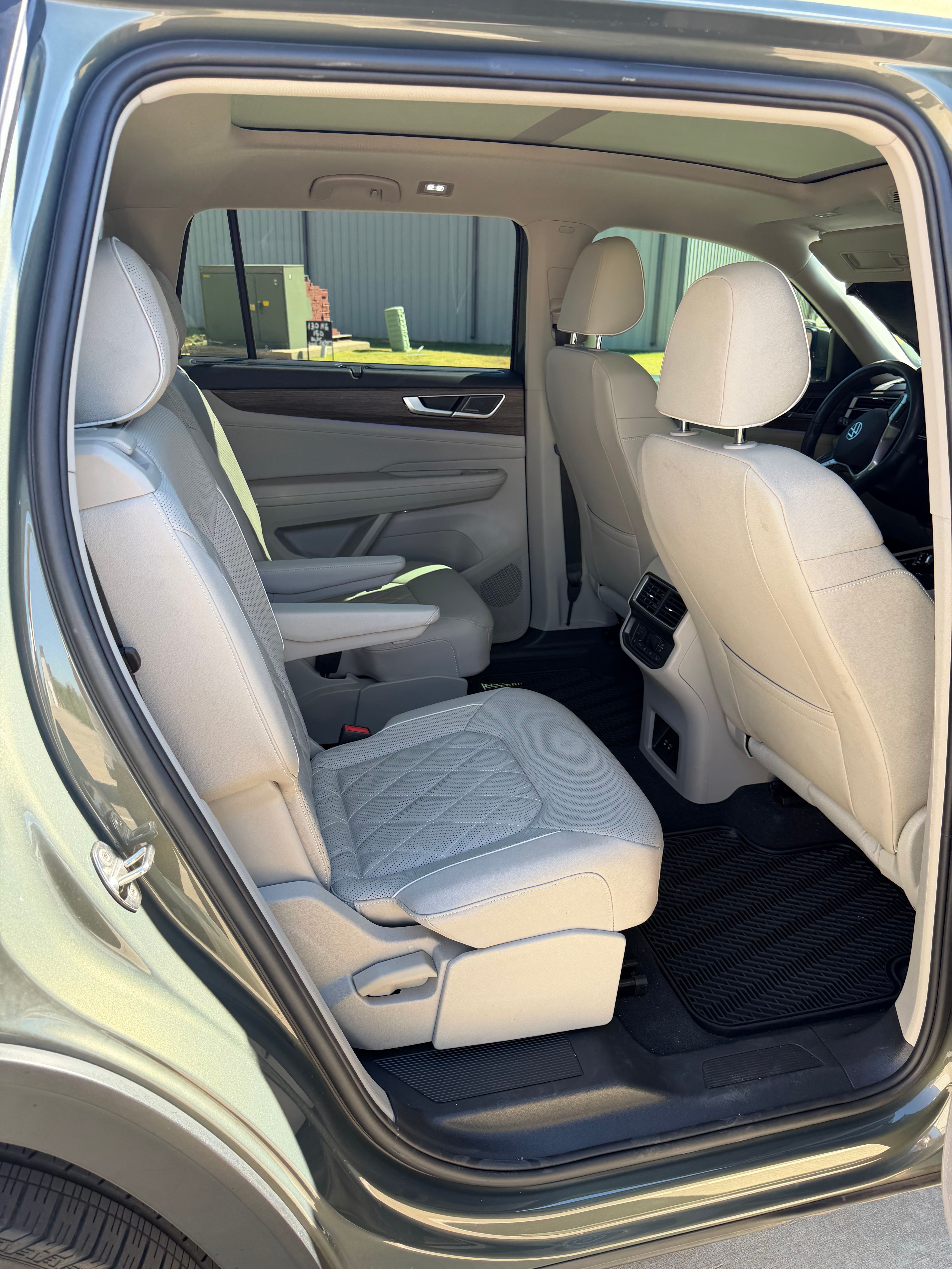 Used 2025 Volkswagen Atlas SEL Premium R-Line AWD/4WD image 6