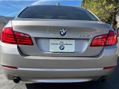 Used 2011 BMW 535i xDrive Sedan image 9