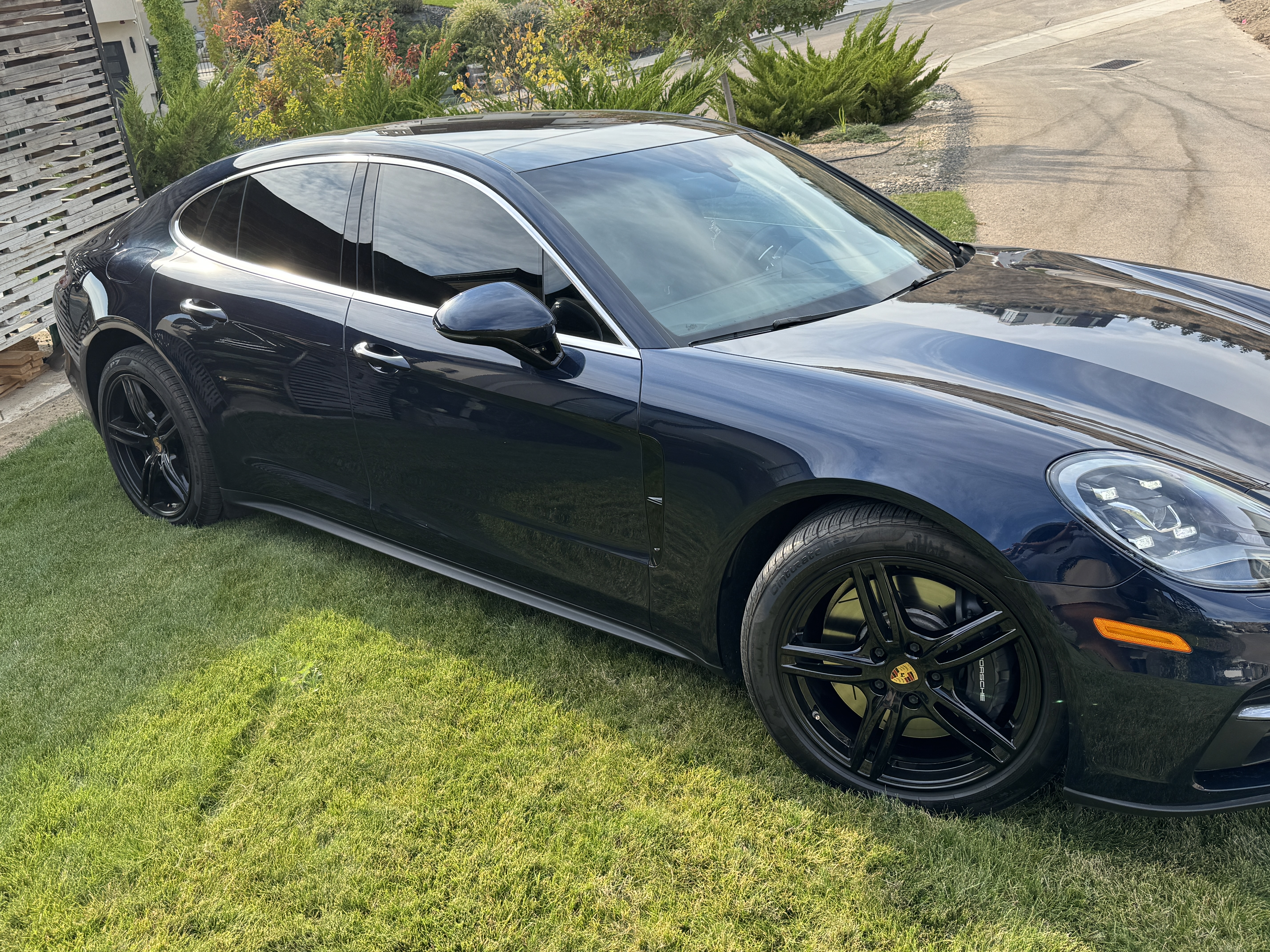 Used 2020 Porsche Panamera AWD/4WD image 4