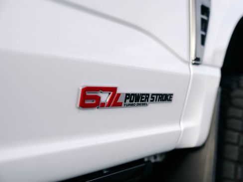 Used 2024 Ford F350 Limited w/ FX4 Off-Road Package AWD/4WD image 17