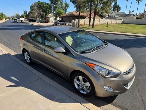 Used 2013 Hyundai Elantra GLS w/ Preferred Pkg image 6