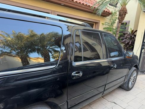 Used 2017 Lincoln Navigator L Select image 5