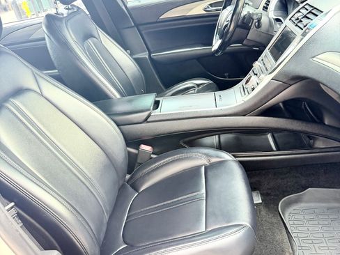 Used 2018 Lincoln MKZ Premiere FWD image 12