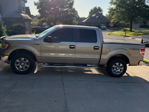Used 2012 Ford F150 XLT w/ XLT Chrome Pkg AWD/4WD image 11