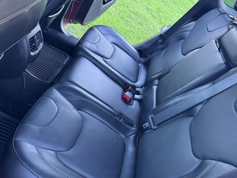 Used 2021 Jeep Cherokee Limited w/ Elite Package FWD image 6