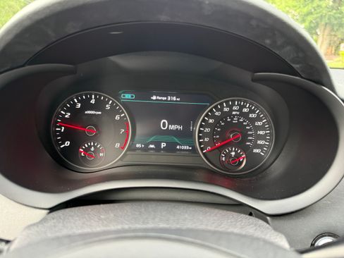 Used 2019 Kia Stinger GT2 AWD/4WD image 11