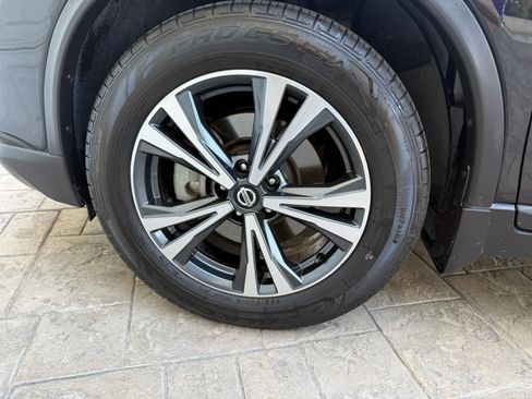 Used 2018 Nissan Rogue SL FWD image 6