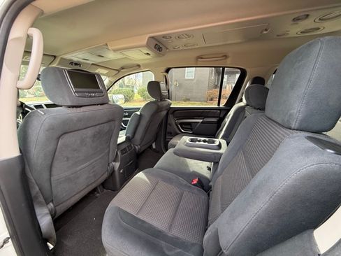 Used 2015 Nissan Armada SV image 10