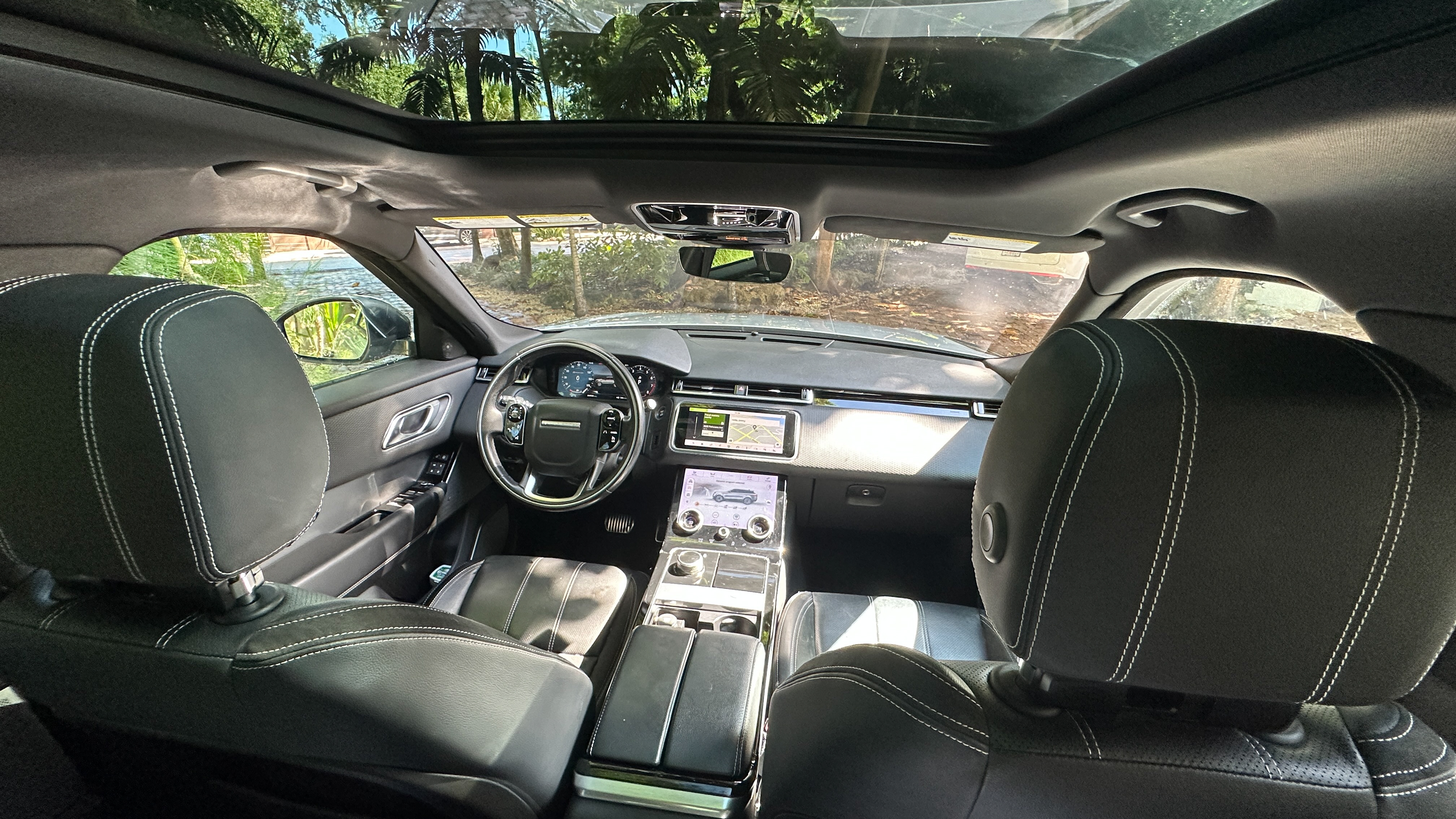 Used 2018 Land Rover Range Rover Velar R-Dynamic SE AWD/4WD image 13