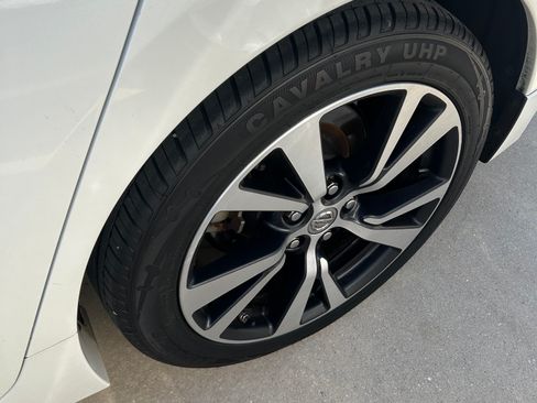 Used 2017 Nissan Maxima 3.5 SL FWD image 8