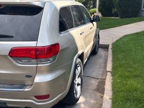 Used 2014 Jeep Grand Cherokee Overland AWD/4WD image 2