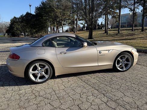 Used 2011 BMW Z4 sDrive30i image 6