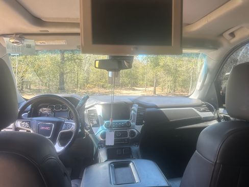 Used 2018 GMC Yukon SLT w/ Open Road Package image 6