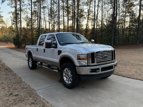 Used 2008 Ford F250 Lariat image 6