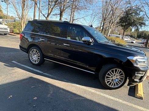 Used 2024 Ford Expedition Platinum image 6