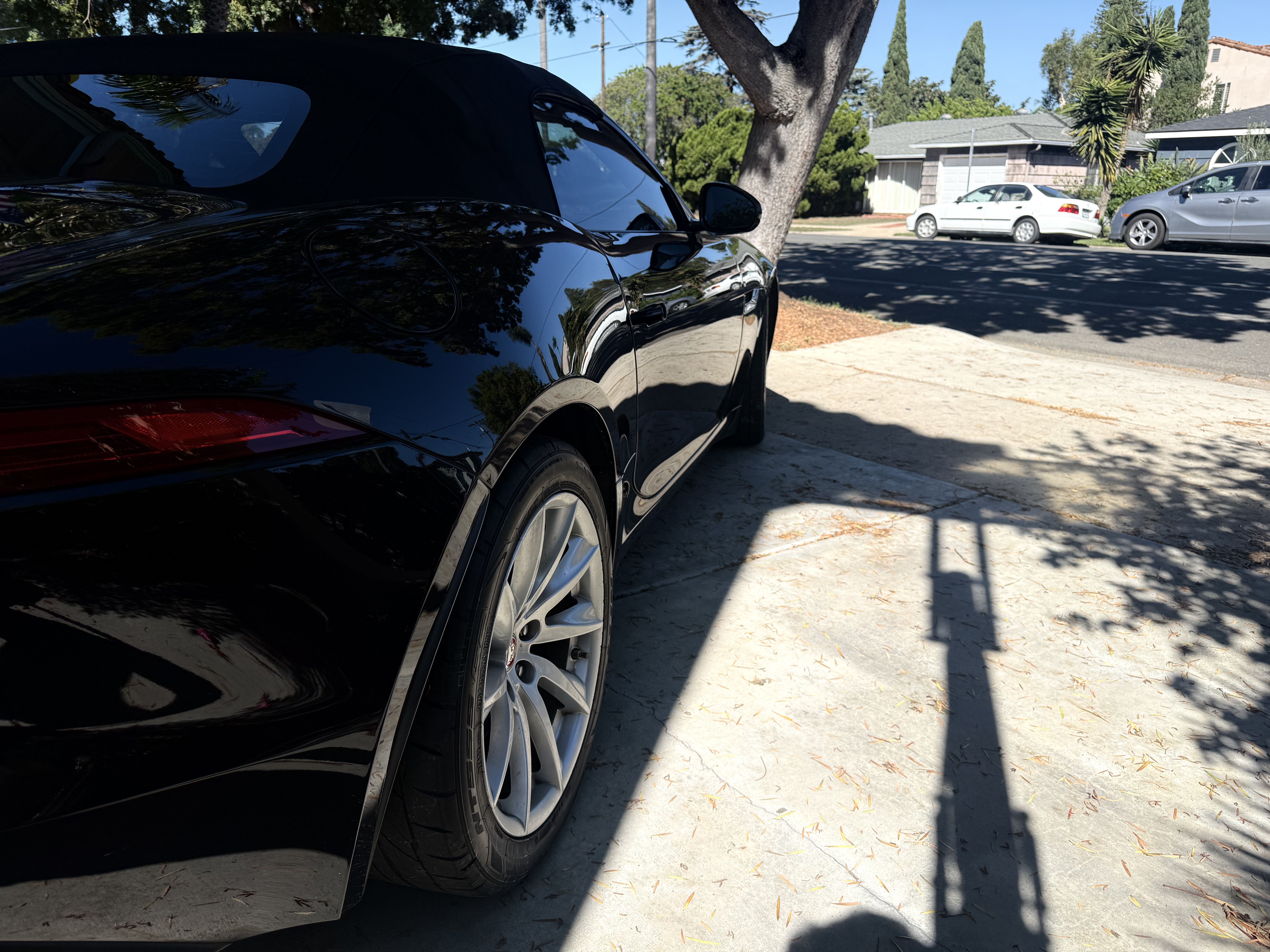 Used 2017 Jaguar F-TYPE Convertible RWD image 13
