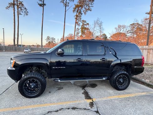Used 2014 Chevrolet Suburban LT w/ Suspension Package, Off-Road image 2