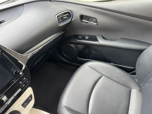 Used 2016 Toyota Prius Four Touring image 15