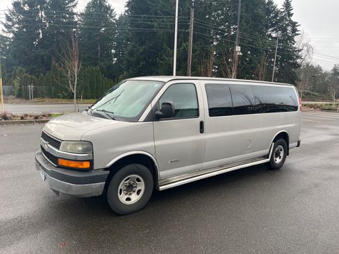 Used 2005 Chevrolet Express 3500 LS Extended Van 3D w/ LS Preferred Equipment Group image 1