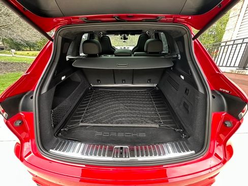 Used 2021 Porsche Cayenne Turbo AWD/4WD image 23