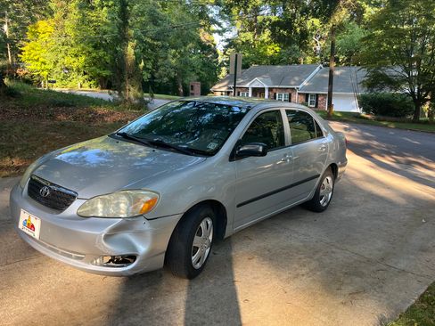 Used 2005 Toyota Corolla CE w/ Convenience Pkg FWD image 7