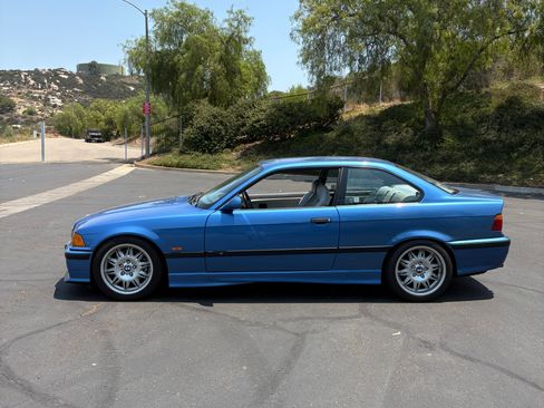 Used 1997 BMW M3 Coupe image 4