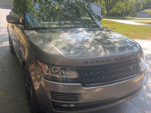 Used 2016 Land Rover Range Rover HSE image 4