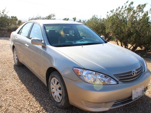 Used 2005 Toyota Camry LE FWD image 5