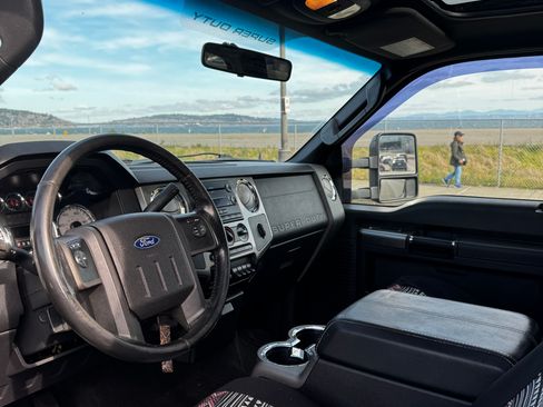 Used 2008 Ford F350 FX4 image 9
