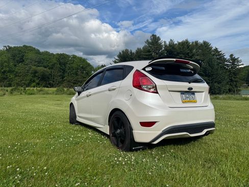 Used 2017 Ford Fiesta ST FWD image 9