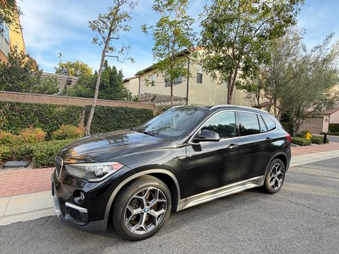 Used 2019 BMW X1 sDrive28i FWD image 1