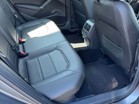 Used 2020 Volkswagen Passat 2.0T SE image 4