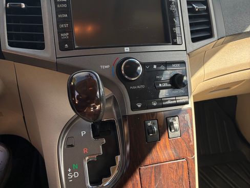 Used 2013 Toyota Venza Limited w/ Tow Prep Pkg image 19