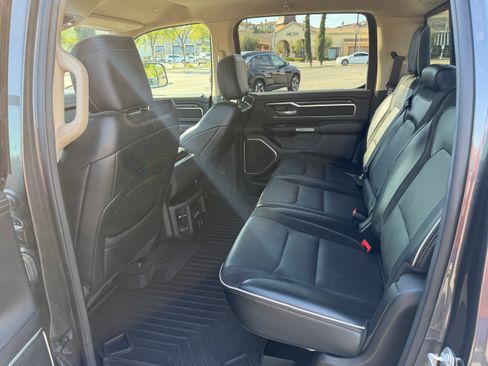 Used 2019 RAM 1500 Laramie AWD/4WD image 13