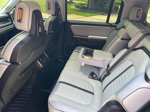 Used 2024 Rivian R1S Adventure AWD/4WD image 8