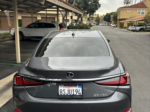 Used 2020 Lexus ES 350 w/ Premium Package image 4