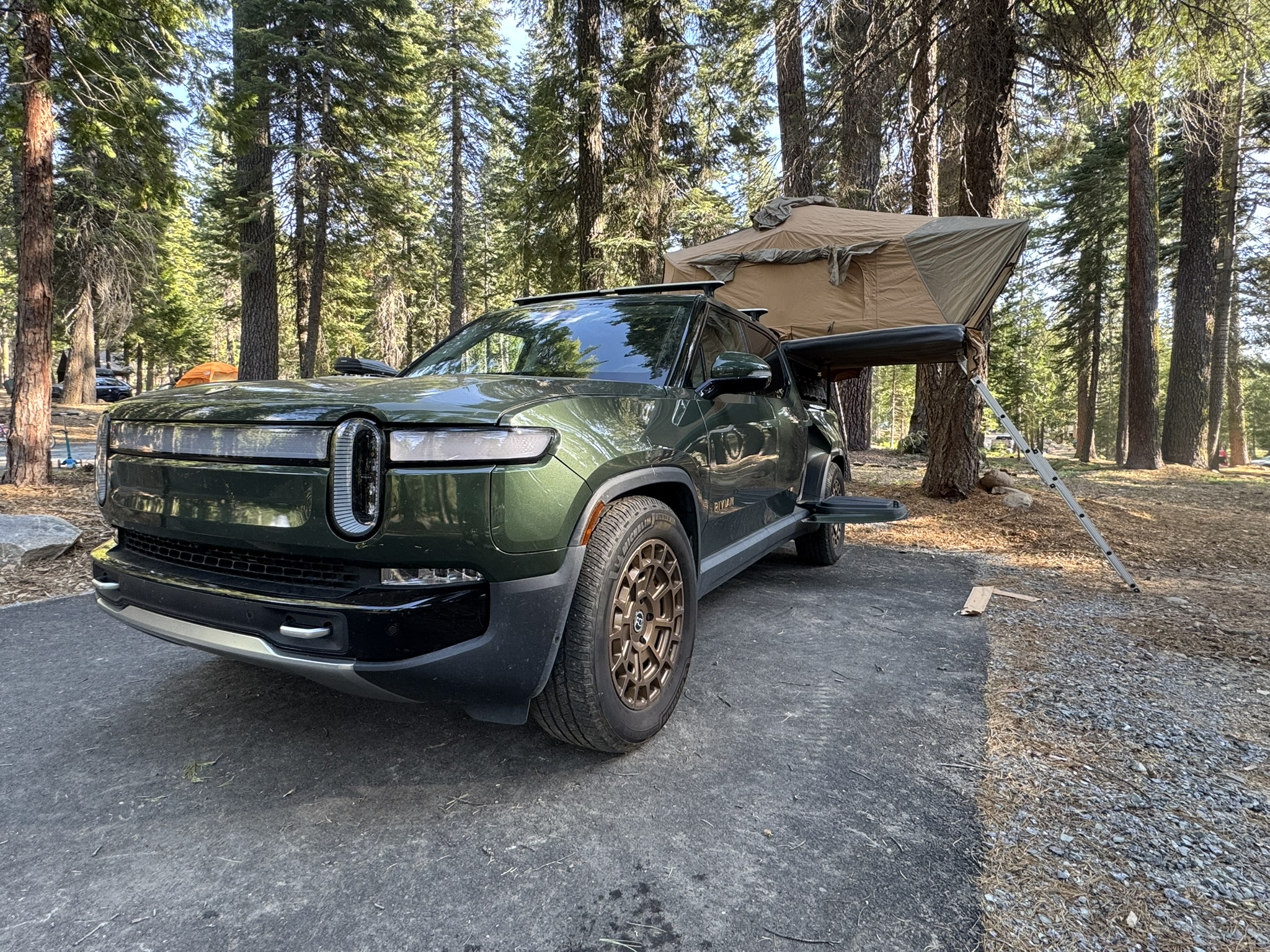 Used 2022 Rivian R1T Adventure AWD/4WD image 2