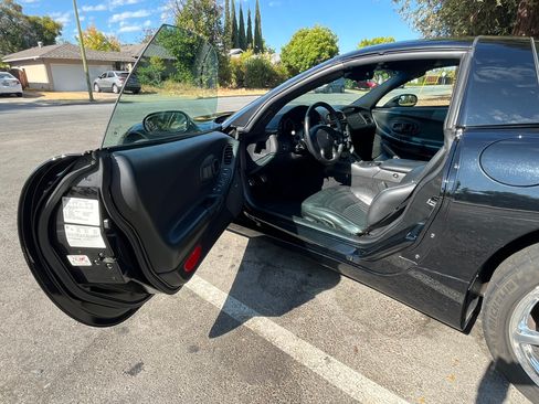 Used 2000 Chevrolet Corvette Coupe w/ Memory Pkg image 12