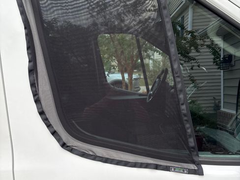 Used 2016 Ford Transit 150 XLT image 12