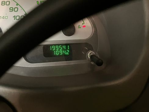 Used 2004 Ford Explorer Sport Trac XLT image 4