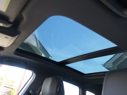 Used 2023 Audi Q4 e-tron Premium Plus w/ Premium Plus image 12